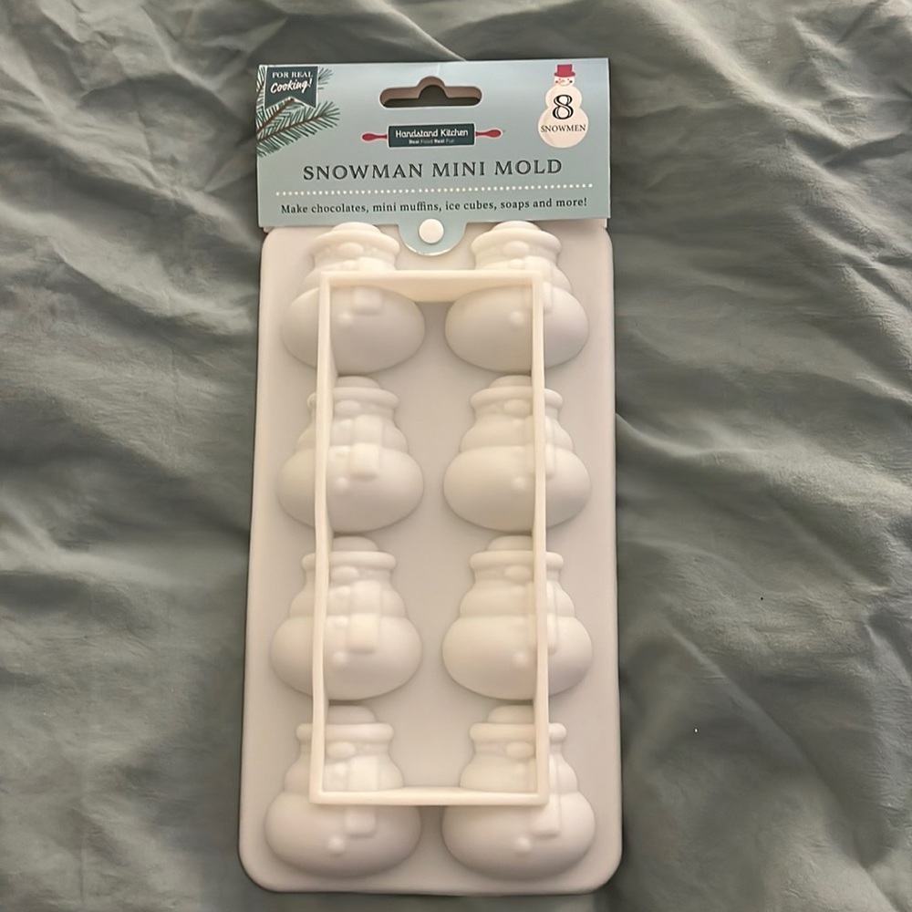 White snowman mini molds. Festive and fun, use to make anything you can imagine.
